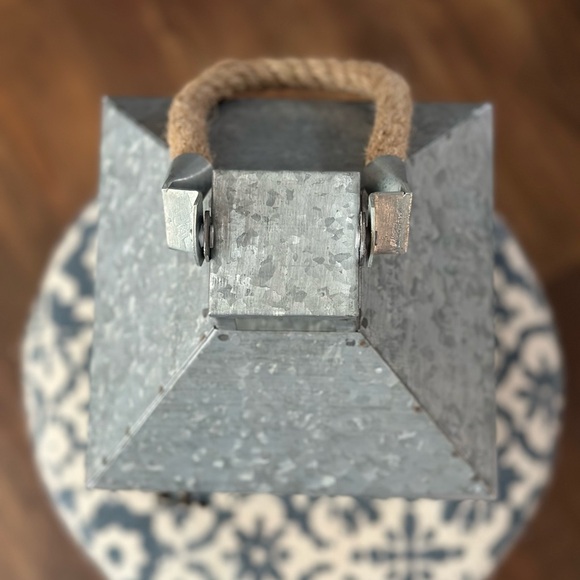 Rustic lantern - Picture 2 of 4